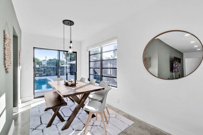 Building Photo - 6540 Park St