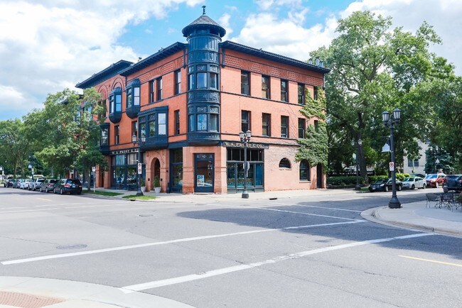 Building Photo - 309 Dayton