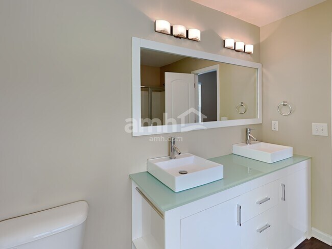 Building Photo - 1300 Cathedral Rock Ct