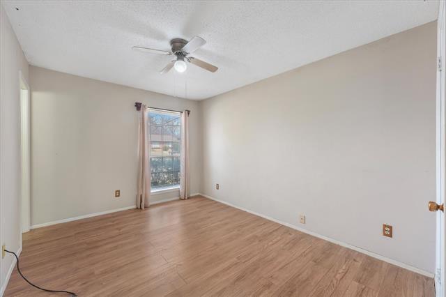 Building Photo - 1006 E Martin Ln