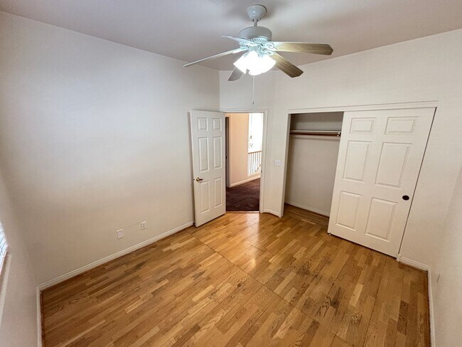 Building Photo - Gorgeous 3BED / 2.5 BATH home located in the gated community of Peccole Ranch!