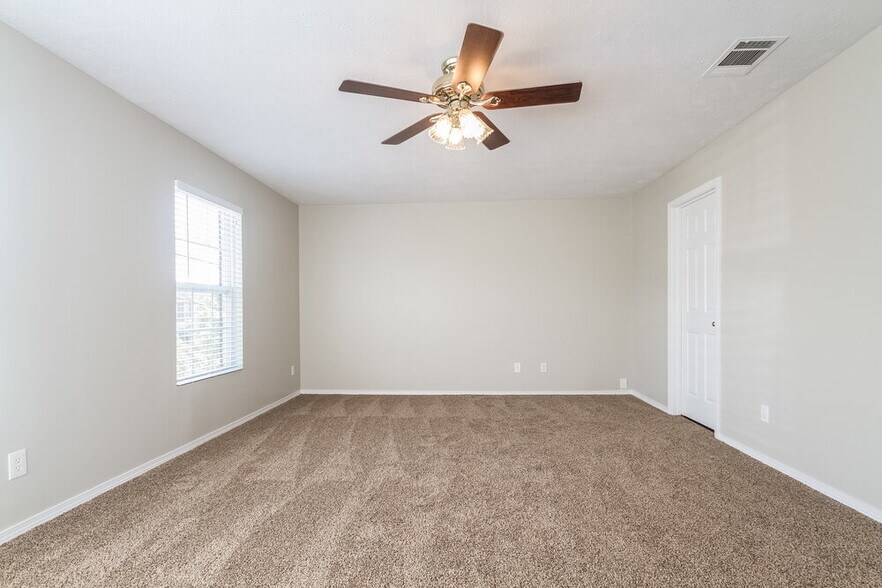 Building Photo - 5153 Sunsail Dr