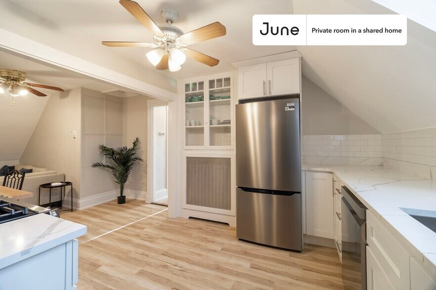 Building Photo - Room in Shared 3 bed/1 bath home