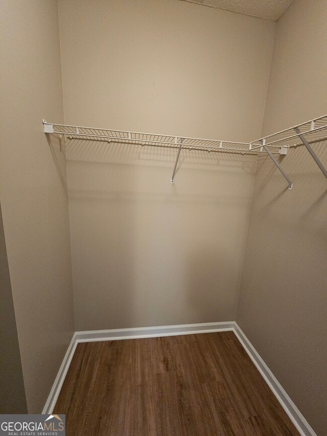 Building Photo - 407 Peachtree Club Dr