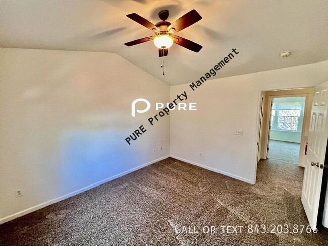 Building Photo - 7975 Shadow Oak Dr