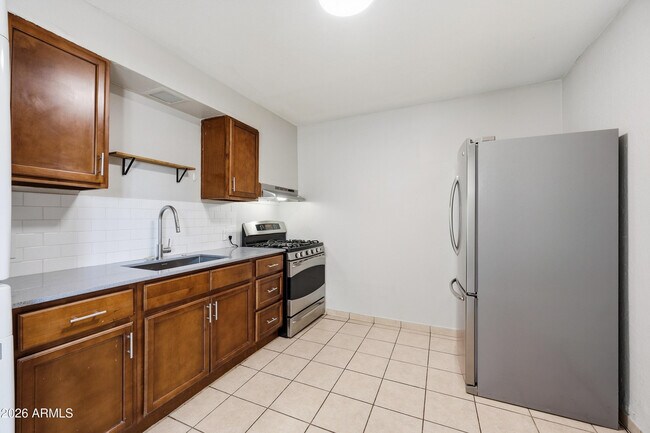 Building Photo - 5206 W Ocotillo Rd