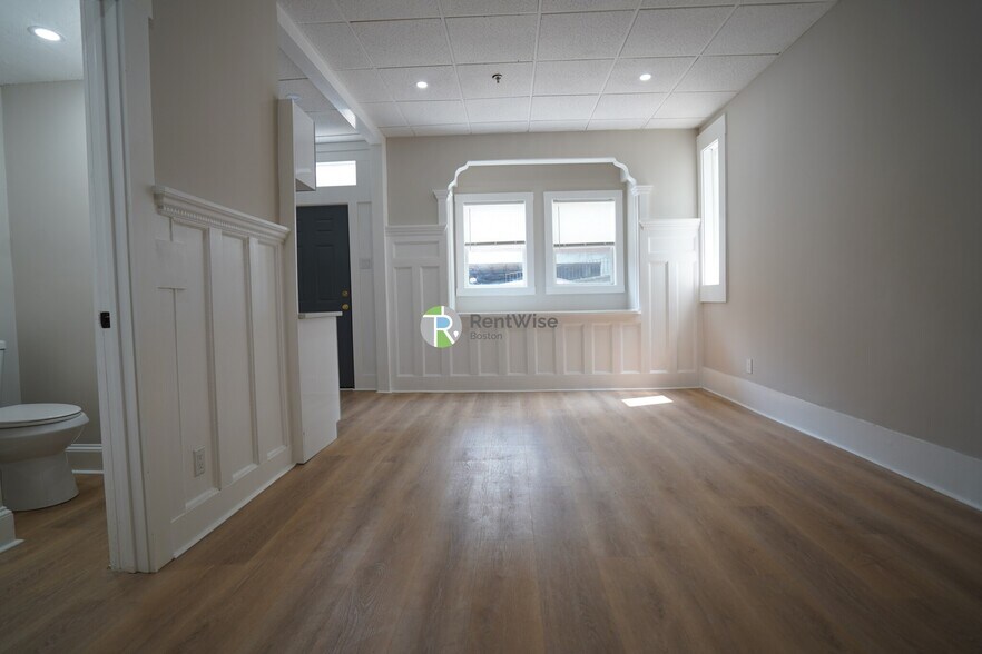 Primary Photo - 142 Dorchester St