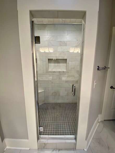 Master Shower - 1200 Commerce St