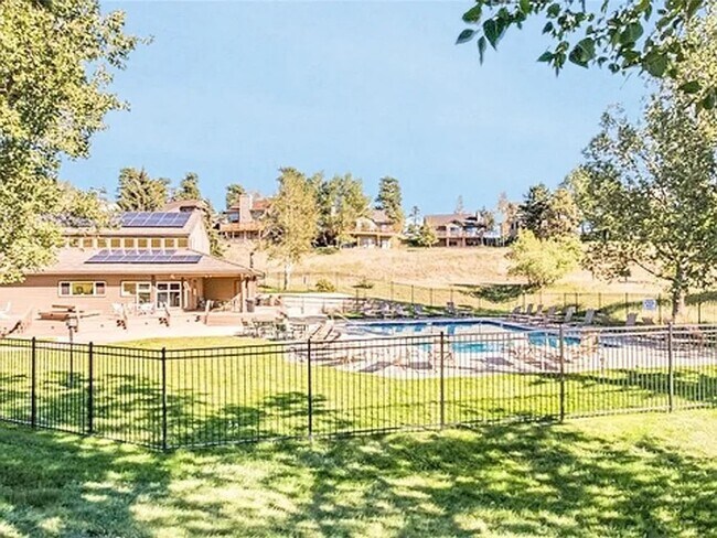 Building Photo - 23646 Pondview Pl