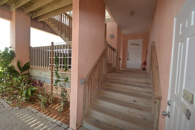 Building Photo - 62 Moody Dr