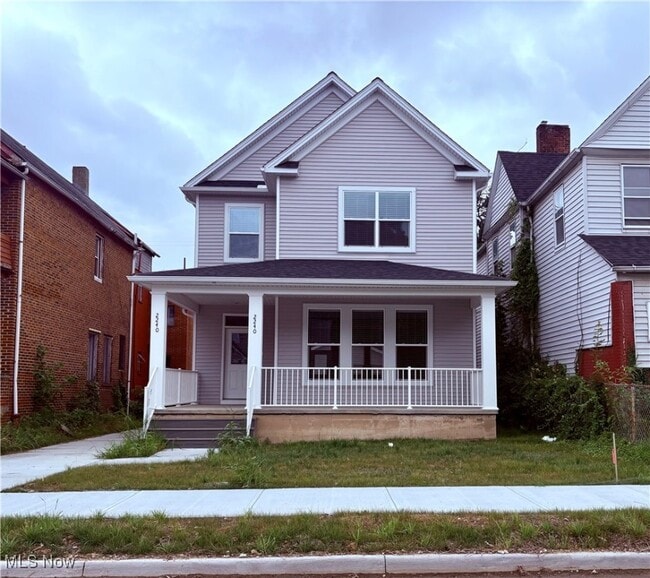 Primary Photo - 2240 E 97th St
