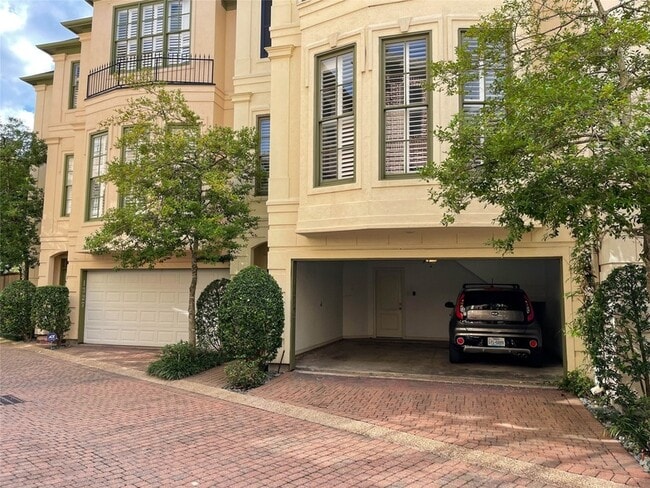 Building Photo - 1329 Hyde Park Blvd