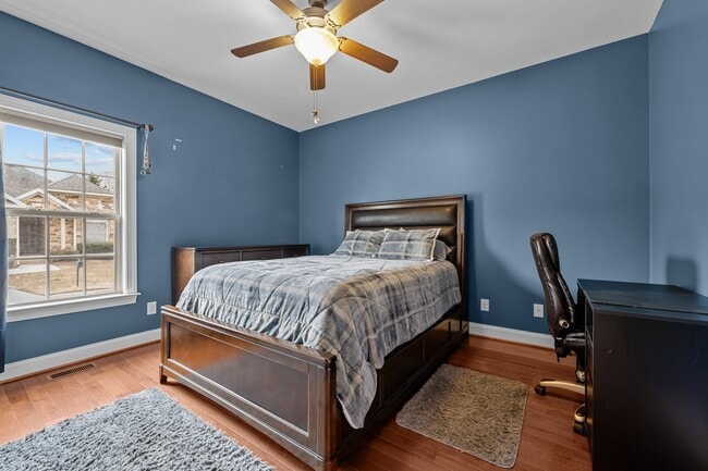 Building Photo - 1923 Strathmore Dr