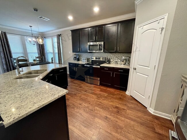 Building Photo - 1627 Neff Dr