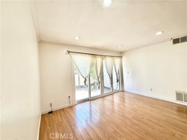 Building Photo - 2521 W Sunflower Ave