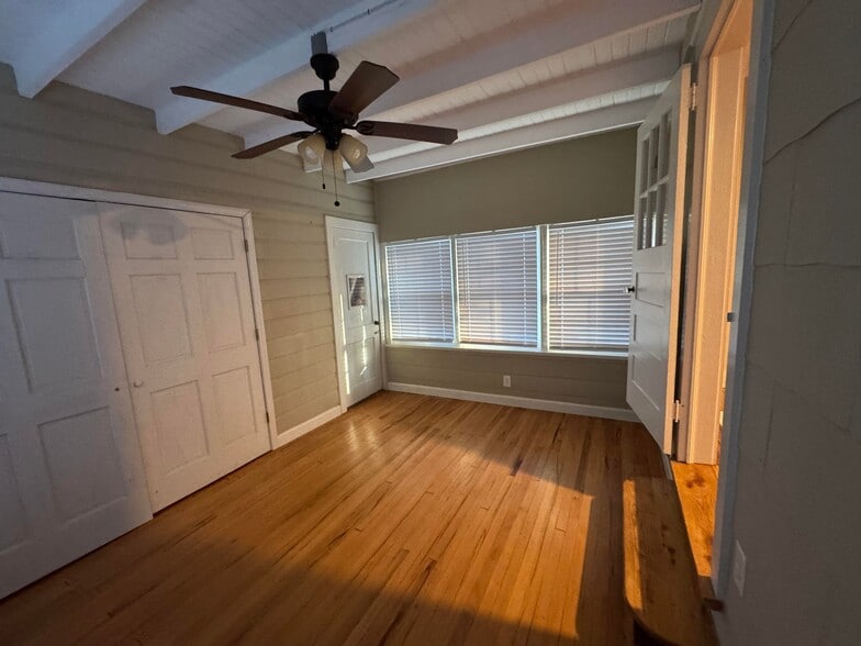 Building Photo - 116 Stewart St