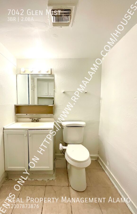 Building Photo - 7042 Glen Mist