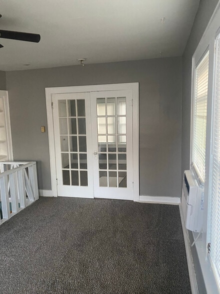 Building Photo - 221 W Gilbert St