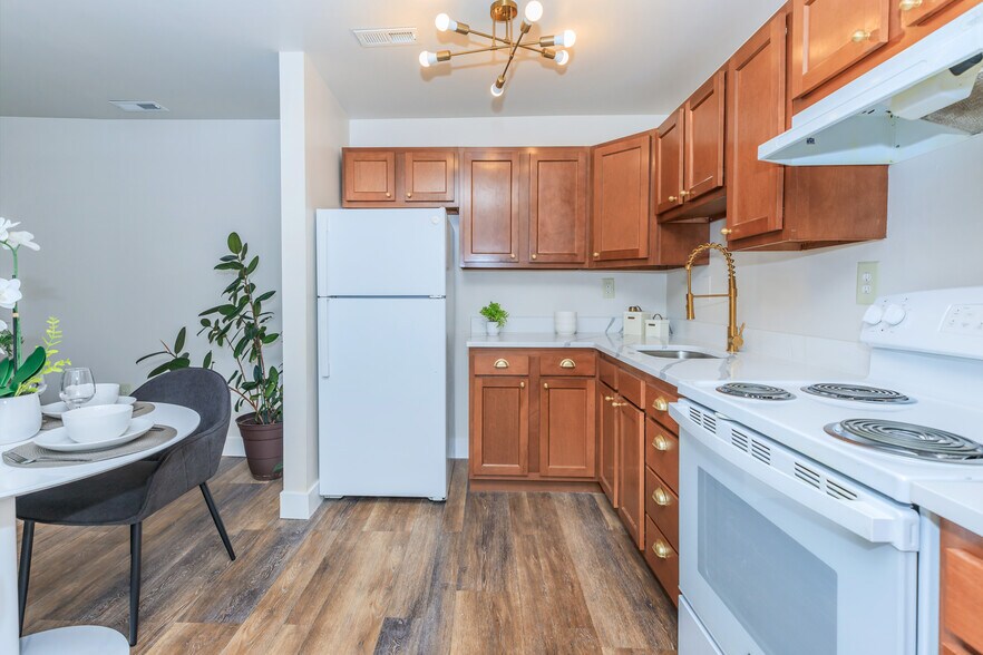Building Photo - The Reserve at Barrington 55+