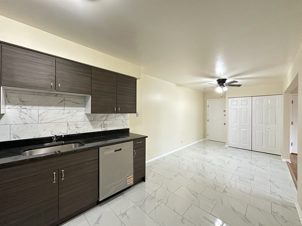 Building Photo - 630 Lincoln Ave