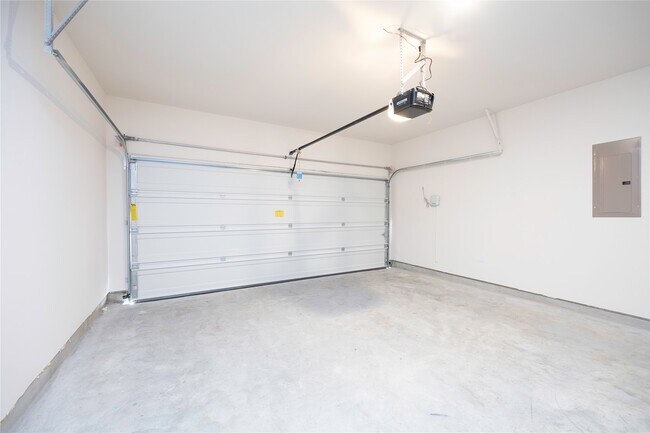 Building Photo - 6006 Rolling Strm Ct