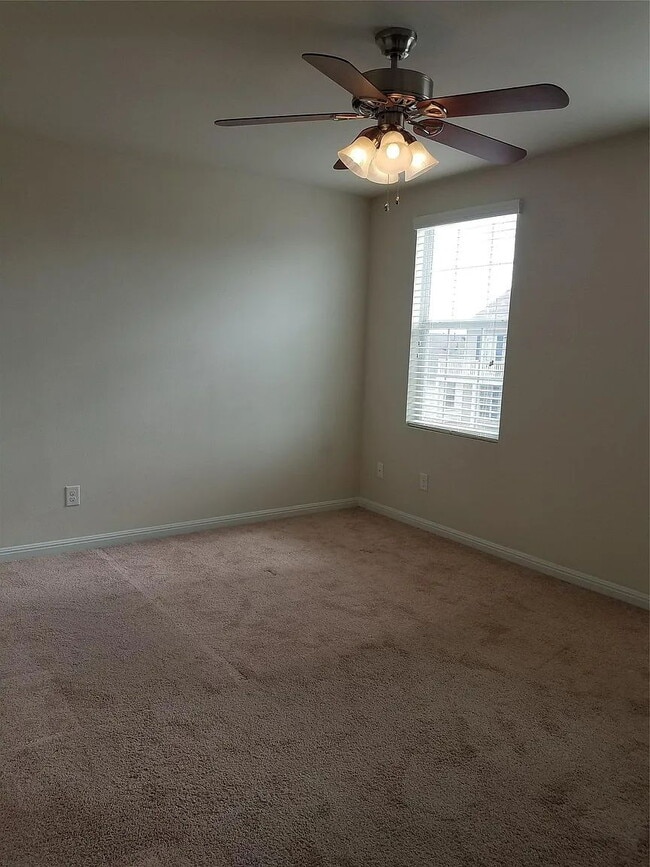 Building Photo - 334 Trestle Tree