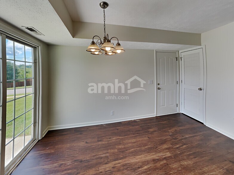 Building Photo - 7460 Maggie Dr