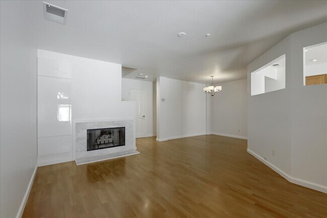 Building Photo - 6321 Island Pine Way