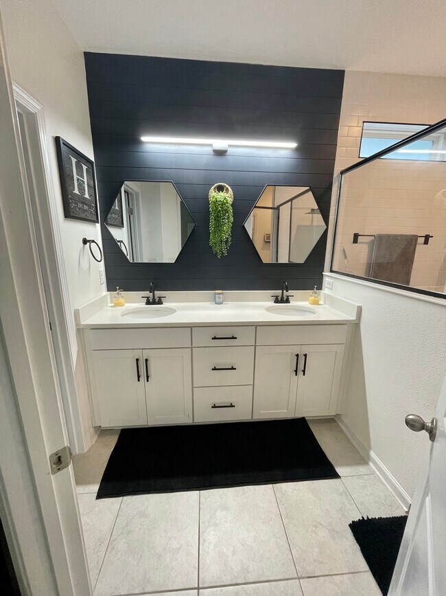 Building Photo - 2090 Hawkeye Pl