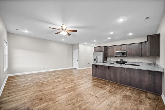 Building Photo - 1173 Meadowhill Ln