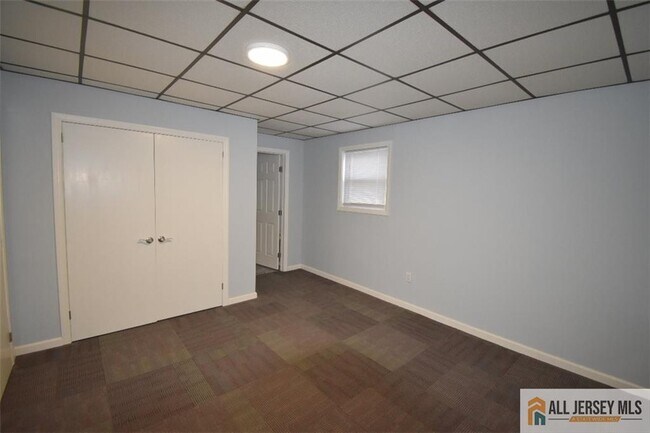 Building Photo - 99 Main St