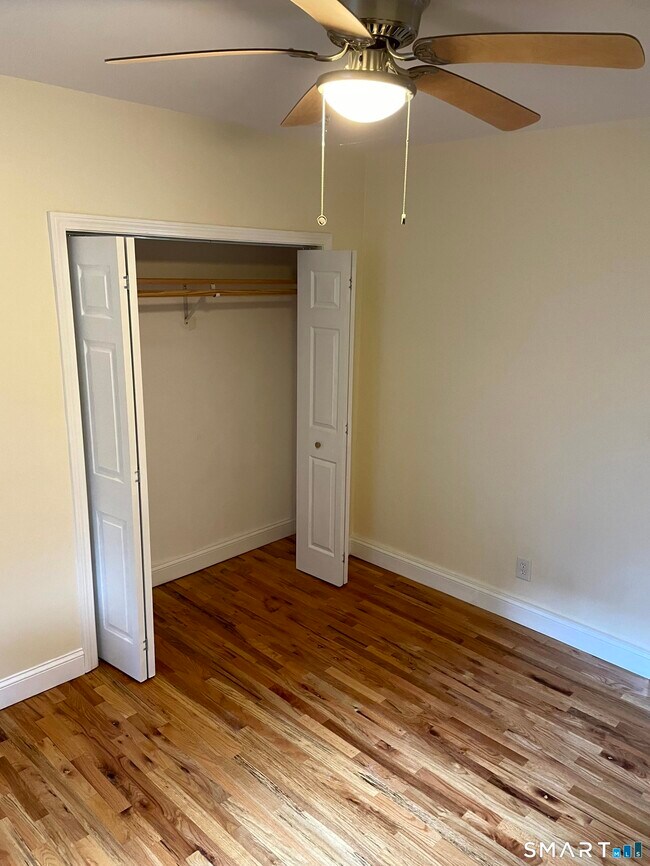 Building Photo - 41 Elm St