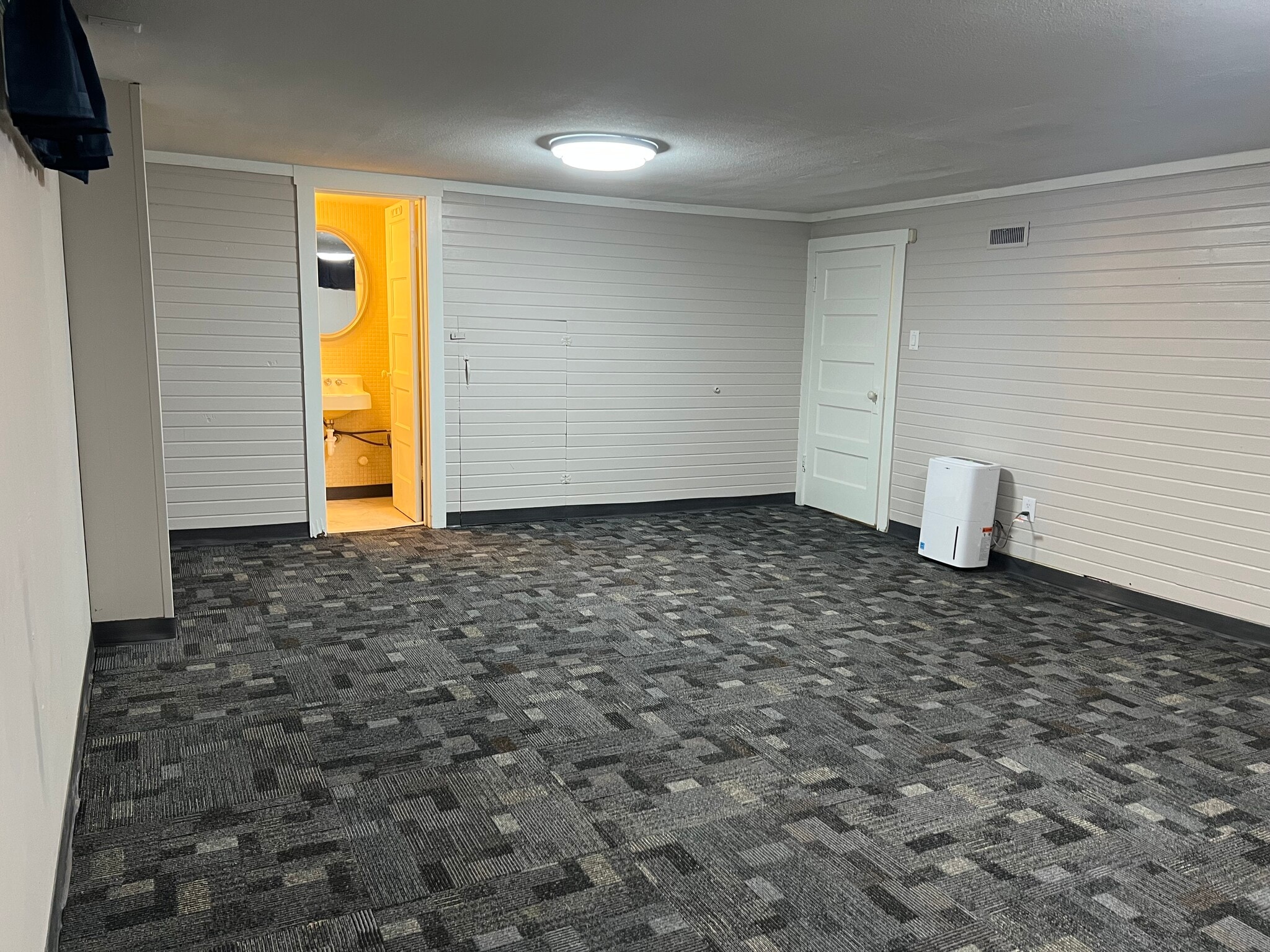 Building Photo - 1347 W Sunset Ave