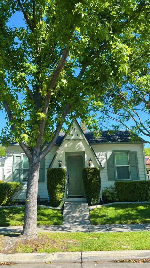 Primary Photo - $500.00 off first full months rent