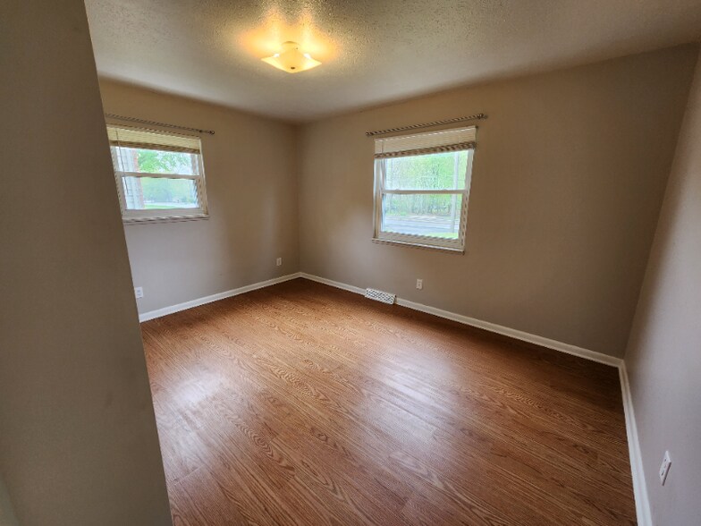 Building Photo - 2347 Graham Rd