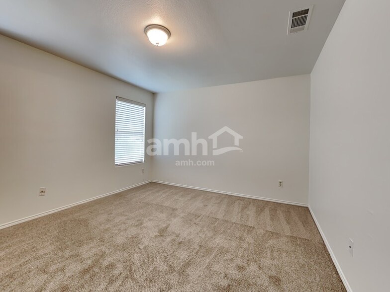 Building Photo - 1966 Courtside Dr