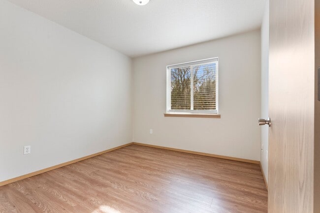 Building Photo - Beautiful 4bed/2.5bath