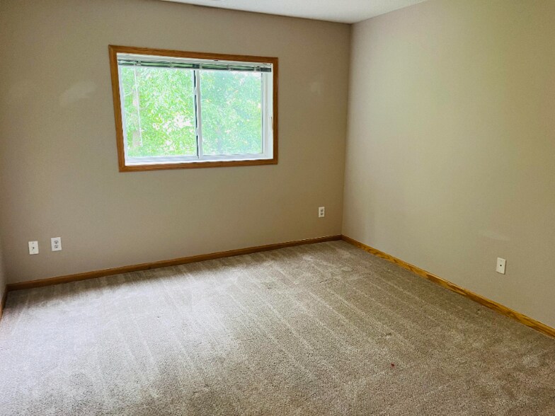 Building Photo - 5313 140th Ave NW