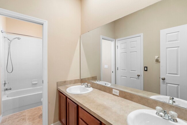 Building Photo - 2731 Sand Arbor Cir