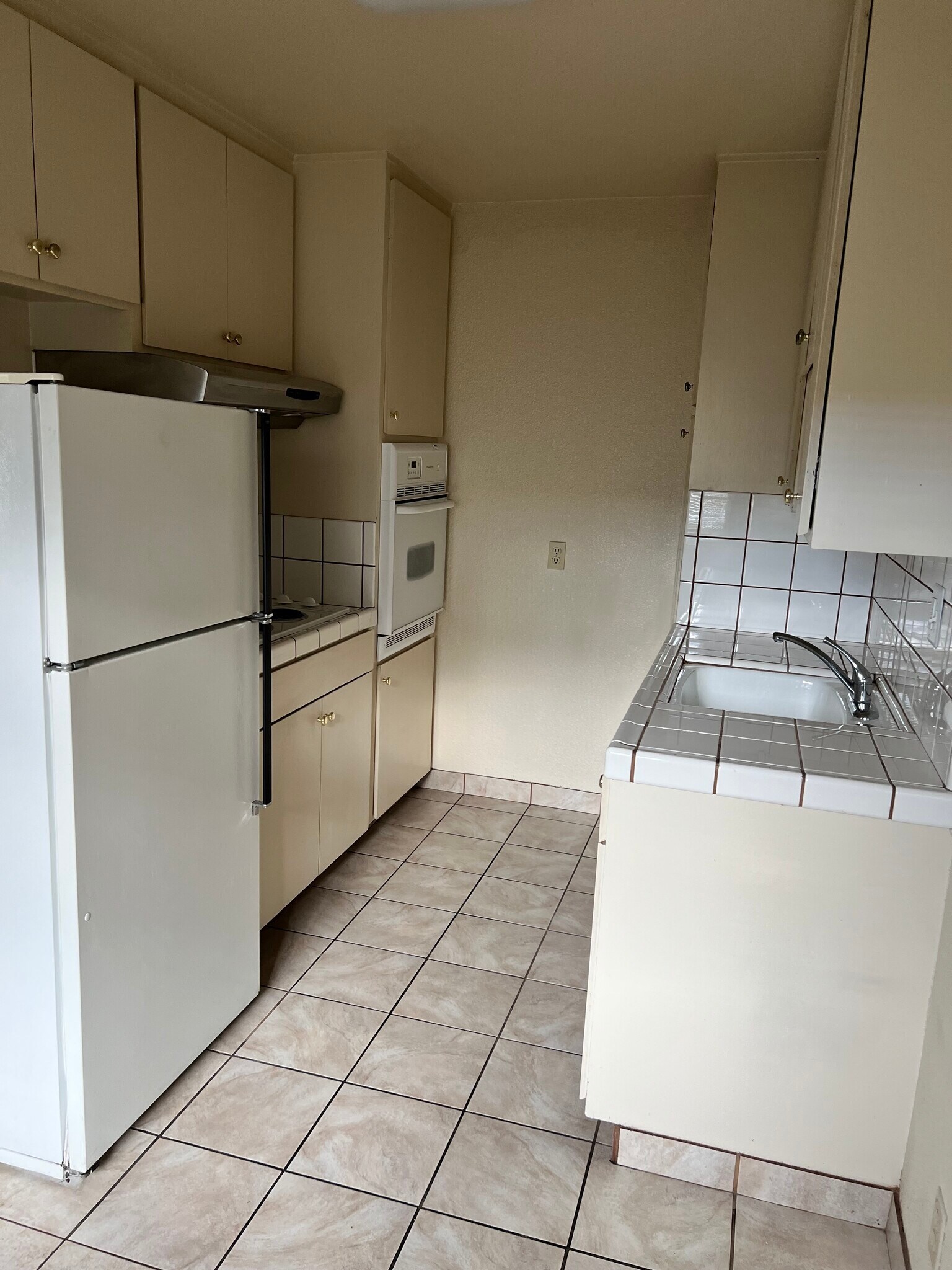 Building Photo - 224 Eastside Dr