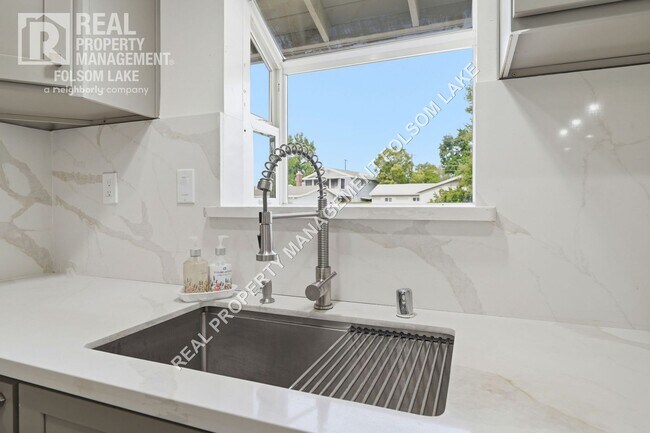 Building Photo - 619 Wales Dr
