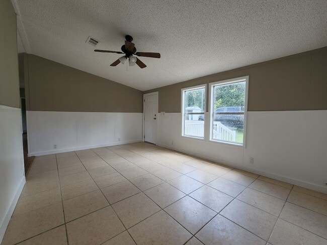 Building Photo - 4 bedroom Acreage Rental with Fenced Paddock – NW Ocala, FL (3 Acres)