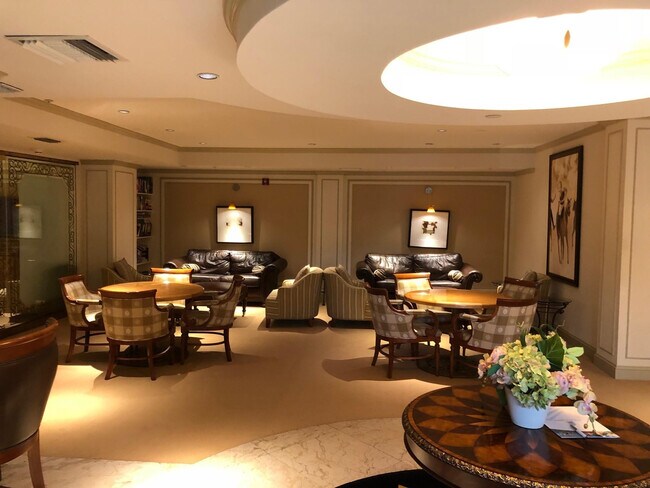 Building Photo - 801 S Olive Ave