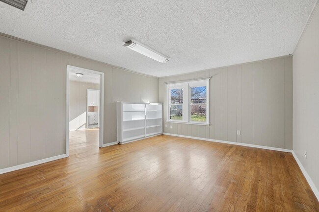 Building Photo - 2857 S 5th St