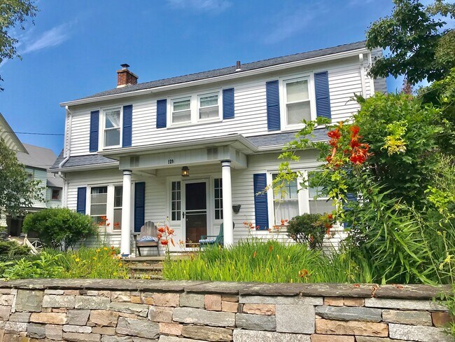 Primary Photo - 120 Elm St