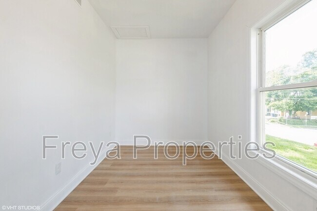 Building Photo - 1547 13th St
