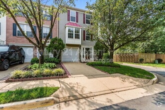 Building Photo - 6400 Lureta Ann Ln