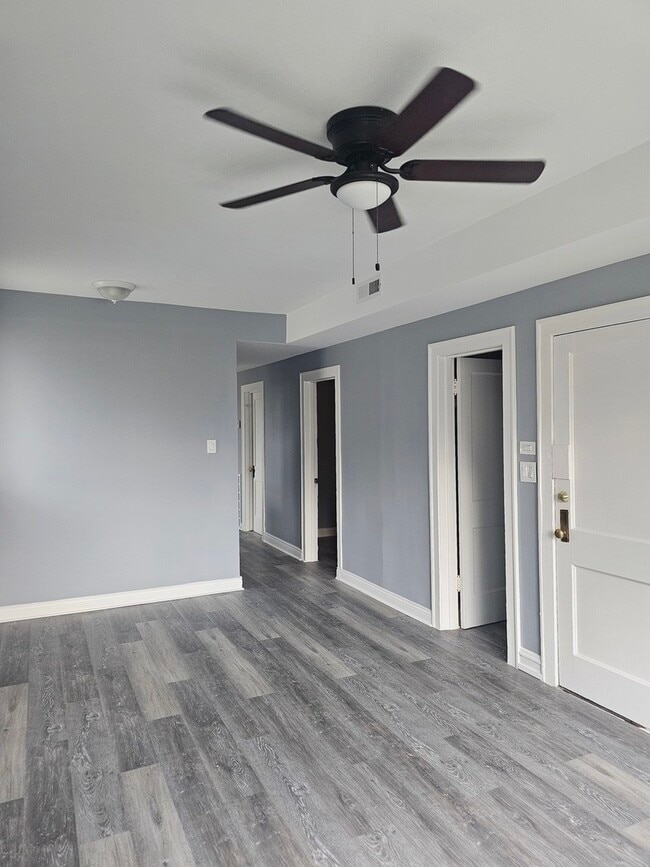 Building Photo - 2441 W 46th Pl