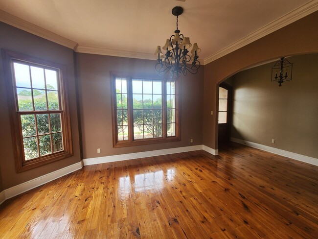 Building Photo - Beautiful 4 Bedroom Home with 3 Baths | 2,692 Sq Ft | $3,300/mo