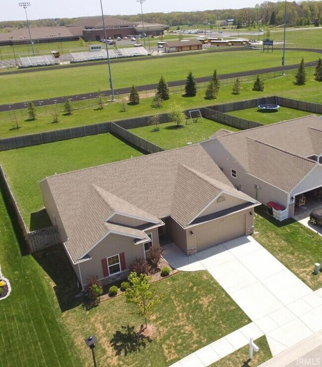 Building Photo - Beautiful Ranch Home with Open Floor Plan, Private Backyard & Luxurious Primary Suite